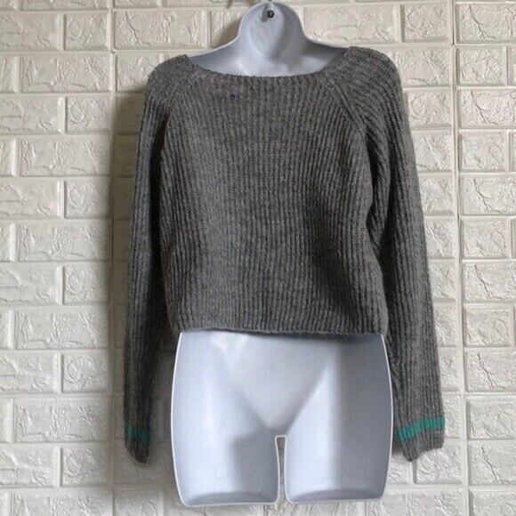 Fashion Nova cropped Soft gray sweater with aqua stripe On Sleeve Women’s Size S - Picture 7 of 9